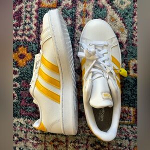 NWT Adidas Grand Court Cloudfoam Tennis Shoes Yellow & White
